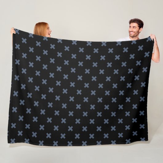 Couverture Polaire Crochets bleu-gris sur noir (En situation)