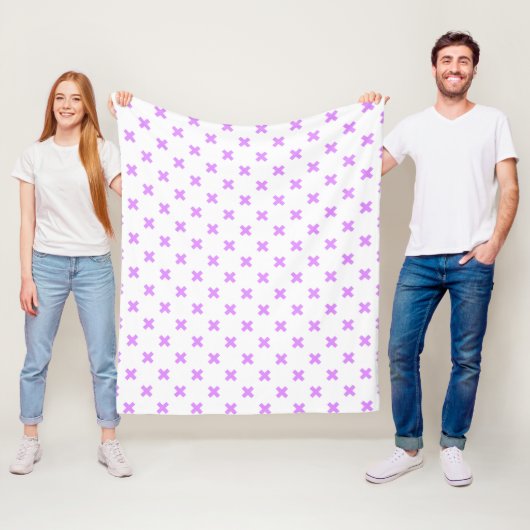 Couverture Polaire Crochets Lilac sur blanc (En situation)