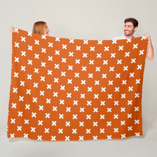 Couverture Polaire Croix blanche coutures sur orange brûlé (En situation)