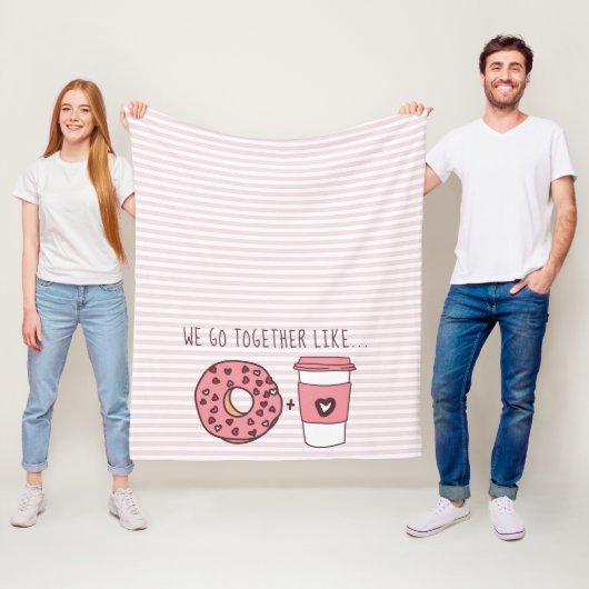Couverture Polaire Cute We Go Together Donuts & Coffee Fleece Blanket (En situation)