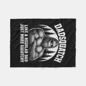 Couverture Polaire Dadsquatch comme un papa normal plus squatchy (Devant (Horizontal))