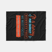 Couverture Polaire Dans Nos Moments Les Plus Sombres, Nous Devons Con (Devant (Horizontal))