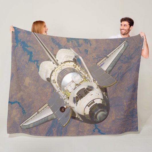 COUVERTURE POLAIRE DÉCOUVERTE D'UNE NAVETTE SPATIALE AMÉRICAINE (En situation)