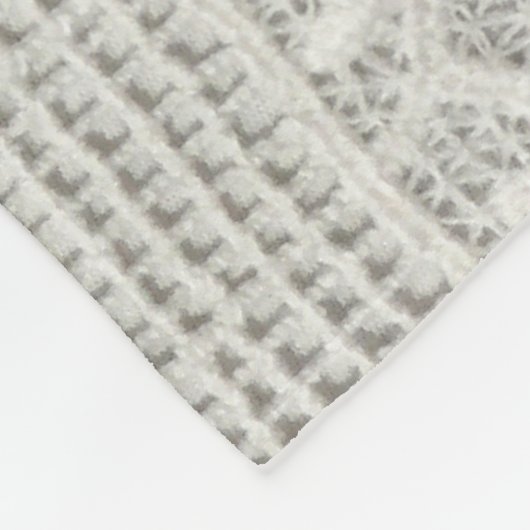 Couverture Polaire Dentelle blanche subtile, gros plan textile. (Coin)