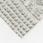 Couverture Polaire Dentelle blanche subtile, gros plan textile. (Coin)