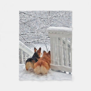 Couverture Polaire Deux Corgis dans la neige
