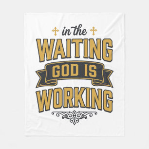Couverture Polaire Dieu Travaille Vintage Faith Typography T-Shirt_1