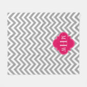 Couverture Polaire Dk Grey Lg Chevron Raspberry Quatrefoil 3 Monogram (Devant (Horizontal))