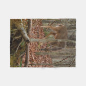Couverture Polaire Doe Deer dans les arbres (Devant (Horizontal))