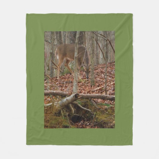 Couverture Polaire Doe Deer dans les arbres (Devant)