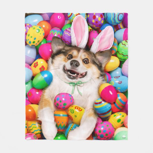 Couverture Polaire Dog Laying on Easter Eggs (Devant)