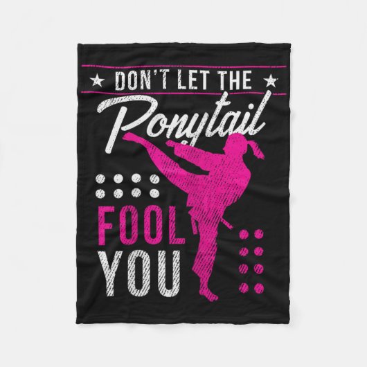 Couverture Polaire Dont Let The Ponytail Fool You Funny Karate Girl (Devant)