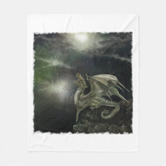 Couverture Polaire Dragon se reposant en regardant les étoiles
