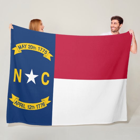 Couverture Polaire Drapeau de la Caroline du Nord (En situation)