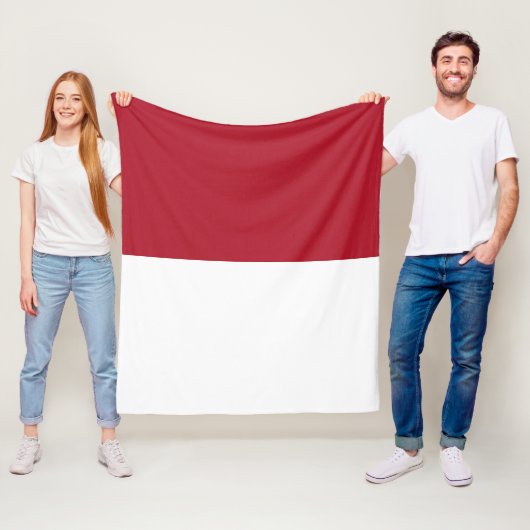 Couverture Polaire Drapeau de Monaco (En situation)