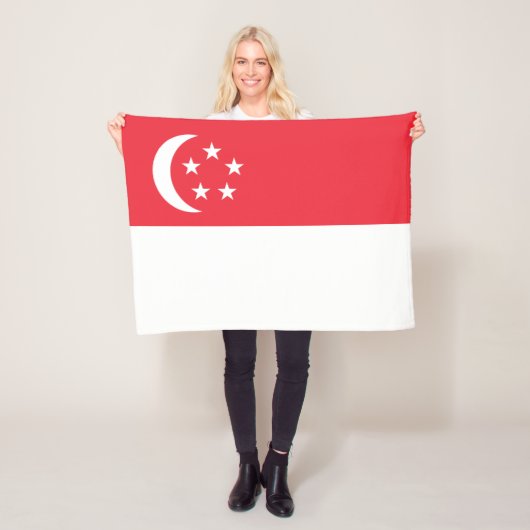 Couverture Polaire Drapeau de Singapour (En situation)