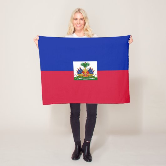 Couverture Polaire Drapeau d'Haïti (En situation)