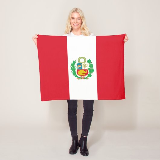 Couverture Polaire Drapeau du Pérou (En situation)