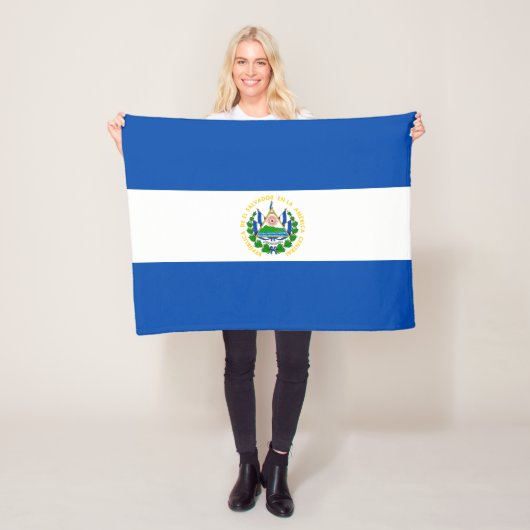 Couverture Polaire Drapeau El Salvador (En situation)