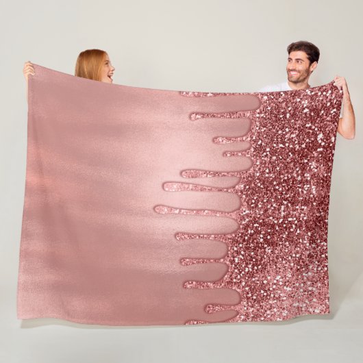 Couverture Polaire Dripping in Rose Gold Glitter Pretty Pink Drips (En situation)