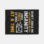 Couverture Polaire Drôle Postal Worker Mail Carrier Courrier Devis (Devant (Horizontal))