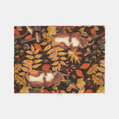 Couverture Polaire Écureuils automnaux et flore sur brun foncé (Devant (Horizontal))