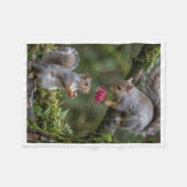 Couverture Polaire Écureuils mignons et plaid floral (Devant (Horizontal))