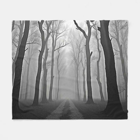 Couverture Polaire Eerie Foggy Forest Path Art (Devant (Horizontal))