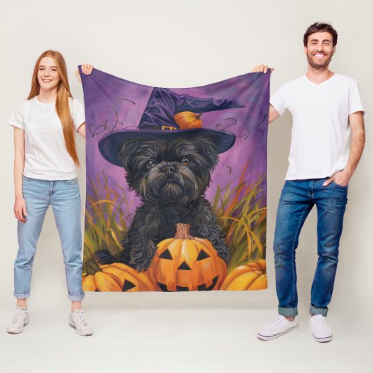 Couverture Polaire Éffrayant Affenpinscher Halloween sorcière et Citr (En situation)
