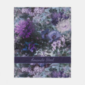 Couverture Polaire Élégant bleu violets floral monogrammé (Devant)