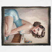 Couverture Polaire Élégant Épinglette Beauté de fille en bleu satiné  (Devant (Horizontal))