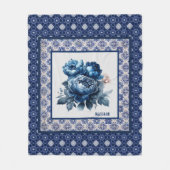 Couverture Polaire Élégant fleurs bleues chinoiserie toile monogramme (Devant)