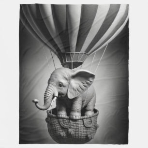 Couverture Polaire Elephant bébé dans un ballon à air chaud