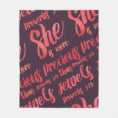 Couverture Polaire Elle est plus précieuse que Bijoux Proverbes 3:15 (Devant)