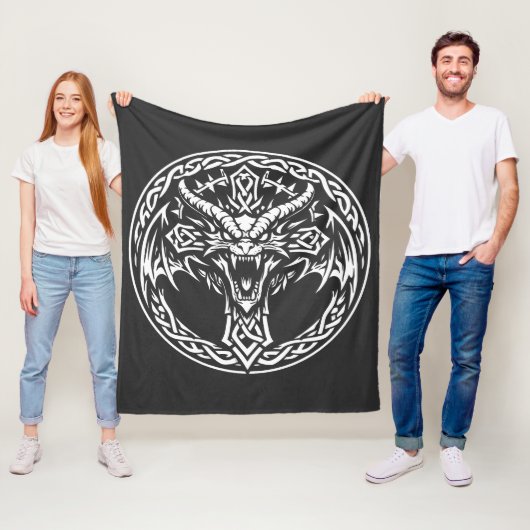 Couverture Polaire Emblème Dragon Celtique par BurnsInHell (En situation)