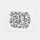 Couverture Polaire Entre Les Pages D'Un Livre Pour Lire Enseignant (Devant (Horizontal))