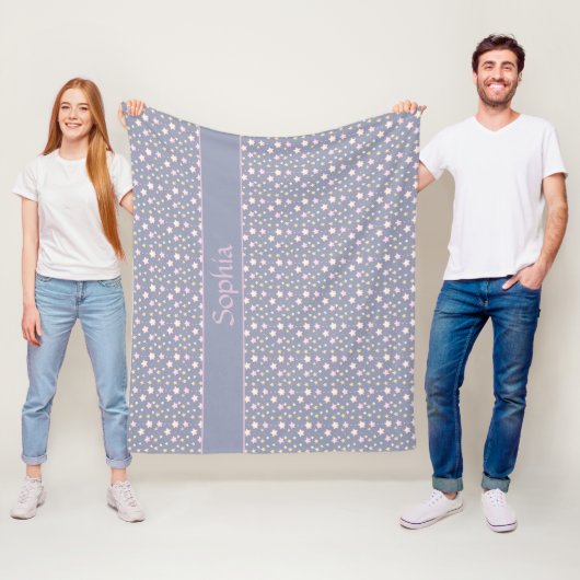 Couverture Polaire Étoiles motif rose gris (En situation)
