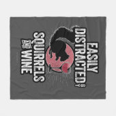 Couverture Polaire Facilement distrait par les écureuils et le vin (Devant (Horizontal))