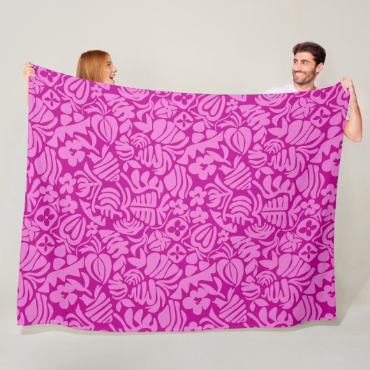 Couverture Polaire Fantaisie de fraise en rose (En situation)