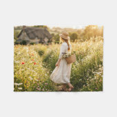 Couverture Polaire Femme dans un champ de blé (Devant (Horizontal))