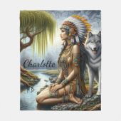 Couverture Polaire Femme indienne calme avec loup par rivière (Devant)