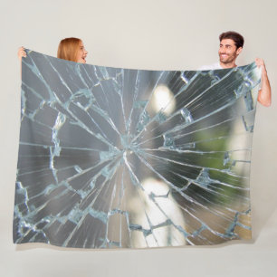 Couverture Polaire fenêtre cassée