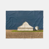 Couverture Polaire Fermes | Grange blanche & Silo (Devant (Horizontal))