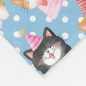 Couverture Polaire Fête des chats sur Pois bleus (Coin)