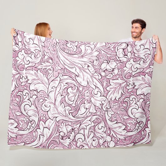 Couverture Polaire Feuillage baroque orné rose (En situation)