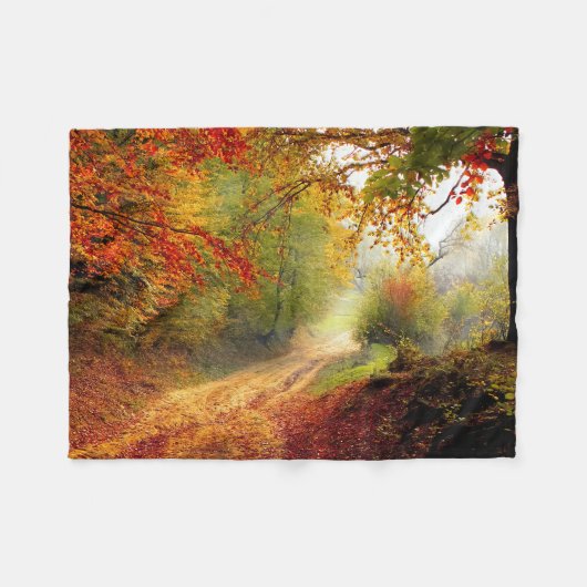 Couverture Polaire Feuilles d'automne et arbres couvrant Dirt Road (Devant (Horizontal))