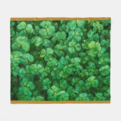 Couverture Polaire Feuilles de trèfle vert avec gouttes d'eau (Devant (Horizontal))