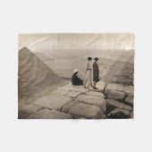Couverture Polaire Flapper Girls Sunrise Khufu Pyramid, Égypte 1920 (Devant (Horizontal))