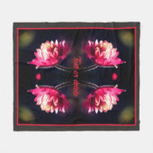 Couverture Polaire Fleur Rouge Dans Sunlight Abstrait Personnalisé (Devant (Horizontal))