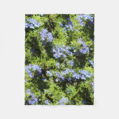 Couverture Polaire fleurs bleues de romarin sur le vert (Devant)